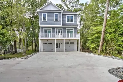 Image de Bethany Beach House with decks, hot tub and games room. Pet friendly