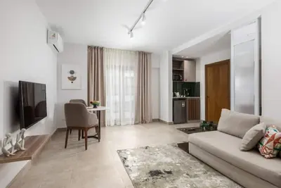 Image de Penthouse Studio with Terrace at 9 LivingVille®\n\n