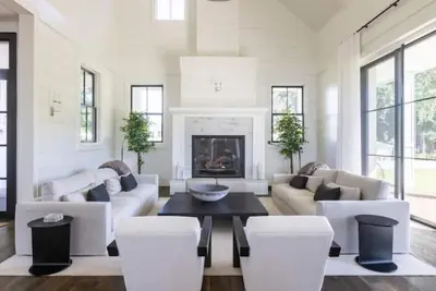 Image de Luxury Napa Estate with Private Vineyard & Lake