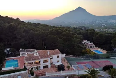 Image de 12 Persoons luxe villa in Javea. Heated pool!