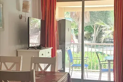 Appartement- piscine- 500 m de la plage