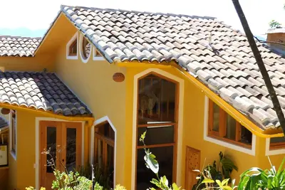 Image de La Casa de las Aves - Maison d'architecte - Romantique & Cosy + Jardin privé