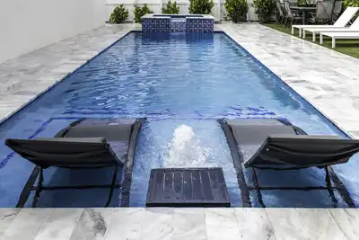Image de Unit 1 - 3 Bedroom 2 Bath Private Home Sleeps 8 -  3 Min walk to the Ocean