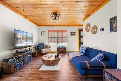Image de Beautiful cabin by Dollywood & convention center