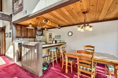 Image de Heavenly Ski-in/Ski-out Chalet Pets Stay Free