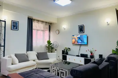 Image de Cozy and Spacious apartment, super close to malls, nightclubs & grocery stores