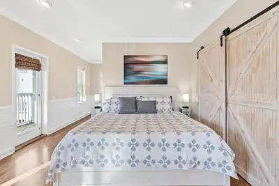 Waterfront #3 King/Studio 1br- Waterfront Downtown Southport-No Hidden Fees