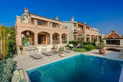 Image de Charming 3-Br Villa with pool close to the beach