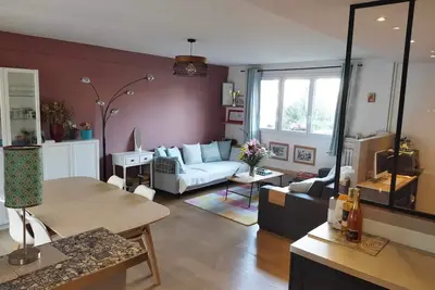 Image de Paris St Lazare à 6mn, au pied de la gare, F3 neuf, 7 couchages