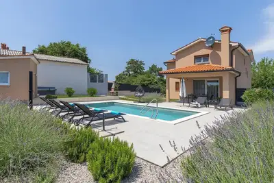 Image de Superbe maison à Krsan avec Wi-Fi