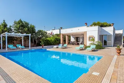 Villa \"Vanessa\" avec vue sur la mer, piscine privée et Wi-Fi