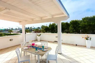 Image de Appartement avec véranda pour manger en plein air - parking - 700 m