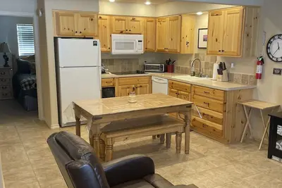 Image de Ski in ski out cozy condo retreat!