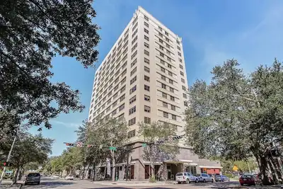Image de Downtown condo minutes to jags & major venues