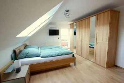 Image de GroĂźe Ferienwohnung mit 3 Schlafzimmern