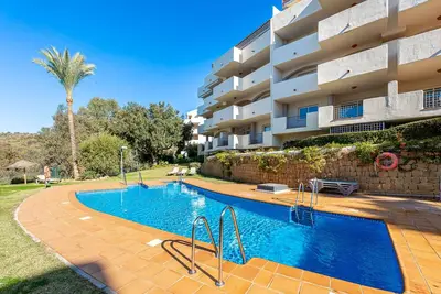 Green Hills Chic 3 Bed Apt Elviria, Marbella