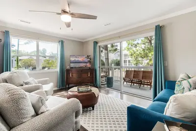 Image de Great Location in St James - 2 Br Villa with Pool - Access to Oak Island Beach Club