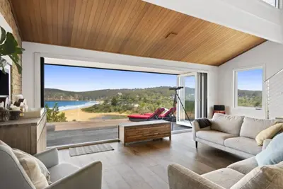 Image de Panoramic views and walking distance to the beach
