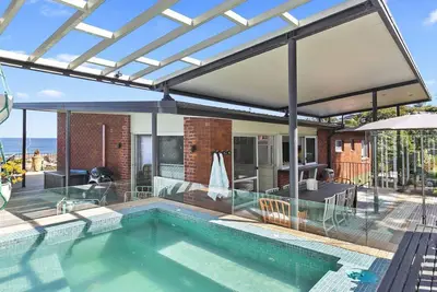 Image de Stunning views, heated plunge pool and walking distance to beach