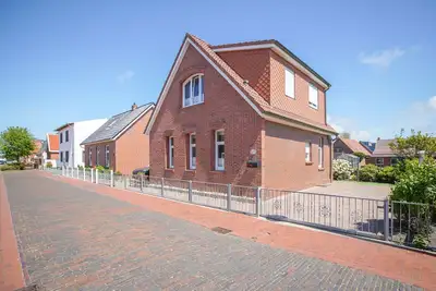Image de Entire vacation home with two modern and central apartments.