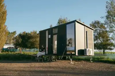 Image de Conical Hill Hideaway by Tiny Away