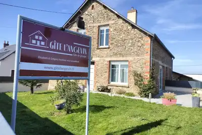 Image de Gîte de groupe - 14 Personnes \"L'Angevin\" Maison de bourg, rénovée