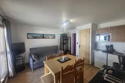 Image de Appartement cosy avec terrasse ensoleillée, au pied des pistes de Montgenèvre, tout équipé