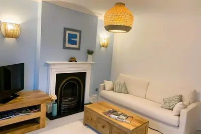 Image de Bournecoast - Stylish Two Bedroom Apartment In A Good Location - Wi-Fi - Fm9560