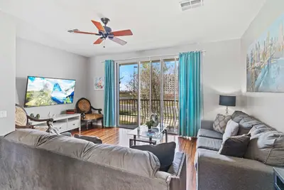 Image de Next to Convention Center * 10 min from Universal!