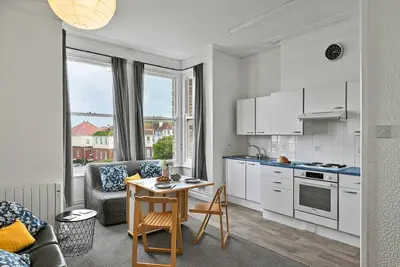 Atherfield Apartments No. 5 - Sea Views