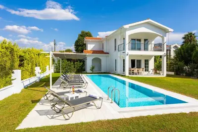 Image de Villa Crystal - Quatre Chambres Villa, Couchages 8