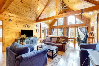 Image de Dog-friendly log cabin on 44 acres with woodstove & porch, near lakes/skiing