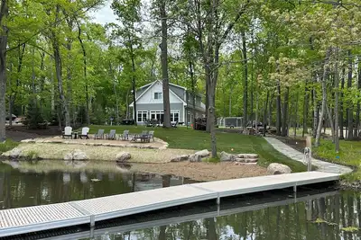 Image de New Family Home on Whitefish Chain, Crosslake: Pickleball Court, Tri-toon Rental