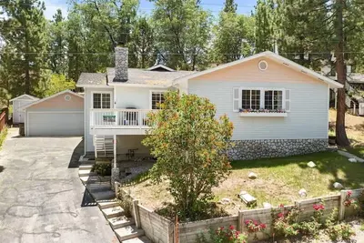 Image de Big Bear Getaway 3br House with Game Room