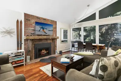 Image de Beautifully Remodeled, Top Floor Condo, Mountain & Gondola Views