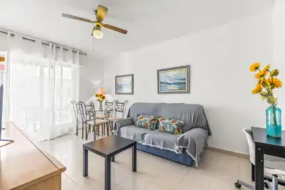 Image de Appartement \"Sunflower Beach\" avec terrasse privée, balcon et Wi-Fi