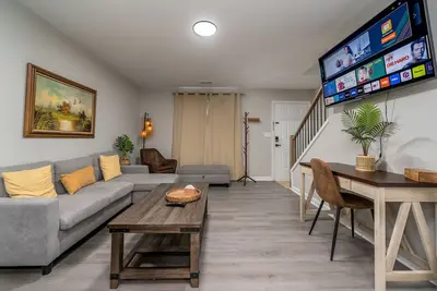 Image de Serene Oakwood Townhouse