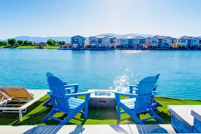 Image de Lakeside Lavish/ Pool Table/ Ev Charger