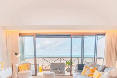 Image de La bourrasque : Appartement de prestige avec vue mer!