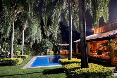 Image de Villa Rustica Con Hermosos Jardines Y Piscina Privada Para Inolvidable Estancia