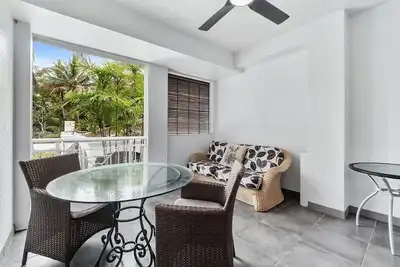 Image de 2 Bedroom Dual Key Pool View Apartment at Alassio