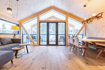 Image de Superior Chalet # 11 with Sauna & Hot Tub