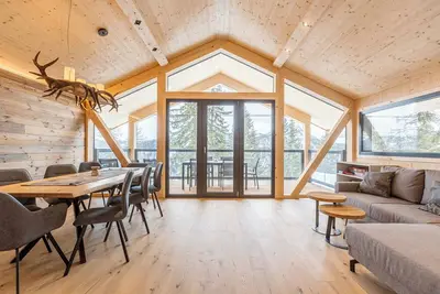 Image de Superior Chalet # 20 with Sauna & Hot Tub