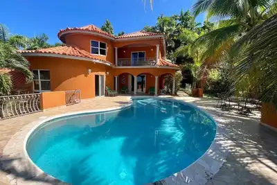 Image de Hospitality Expert Stonehenge:5br Villa\/Chef\/Beach