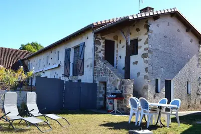 Image de Gîte chaleureux en pleine nature avec jardin privé, proche de Confolens, animaux acceptés