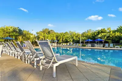 Perfect for Groups! 2 Units with Ocean View, Full Kitchens, Outdoor Pool!