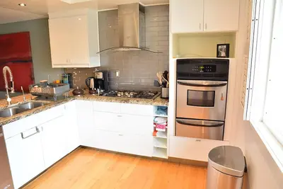Image de Beautiful, Bright & Secure Townhome in Marina del Rey, Ca