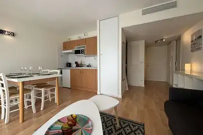 Image de Appartement cosy avec balcon, parking et piscine - La Rochelle