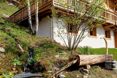 Image de Chalet réçent pour 15 pers. avec wifi et parking à Arêches-Beaufort