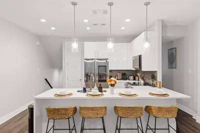 Image de Luxury Updated Townhome! Pet Friendly/Fast Wi-fi